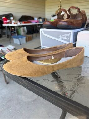 Rasolli Tan Suede Ballet Flats